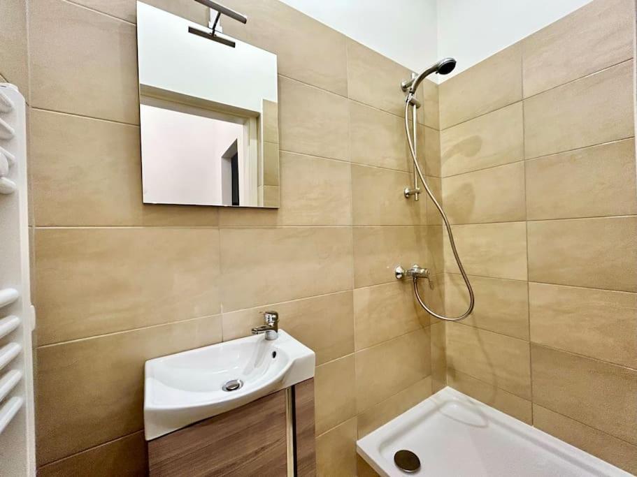 15 Min To Center - Free Parking - Sunny & Quiet Apartman Bécs Kültér fotó